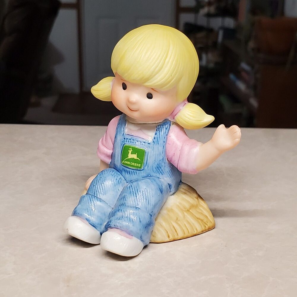 John Deere Friends "You're a Real Deere Girl" figurine Enesco in 1999.